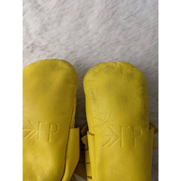 Freshly Picked‎ Yellow Moccasin Size 3 Baby Shoe Size 3 - Picture 6 of 10